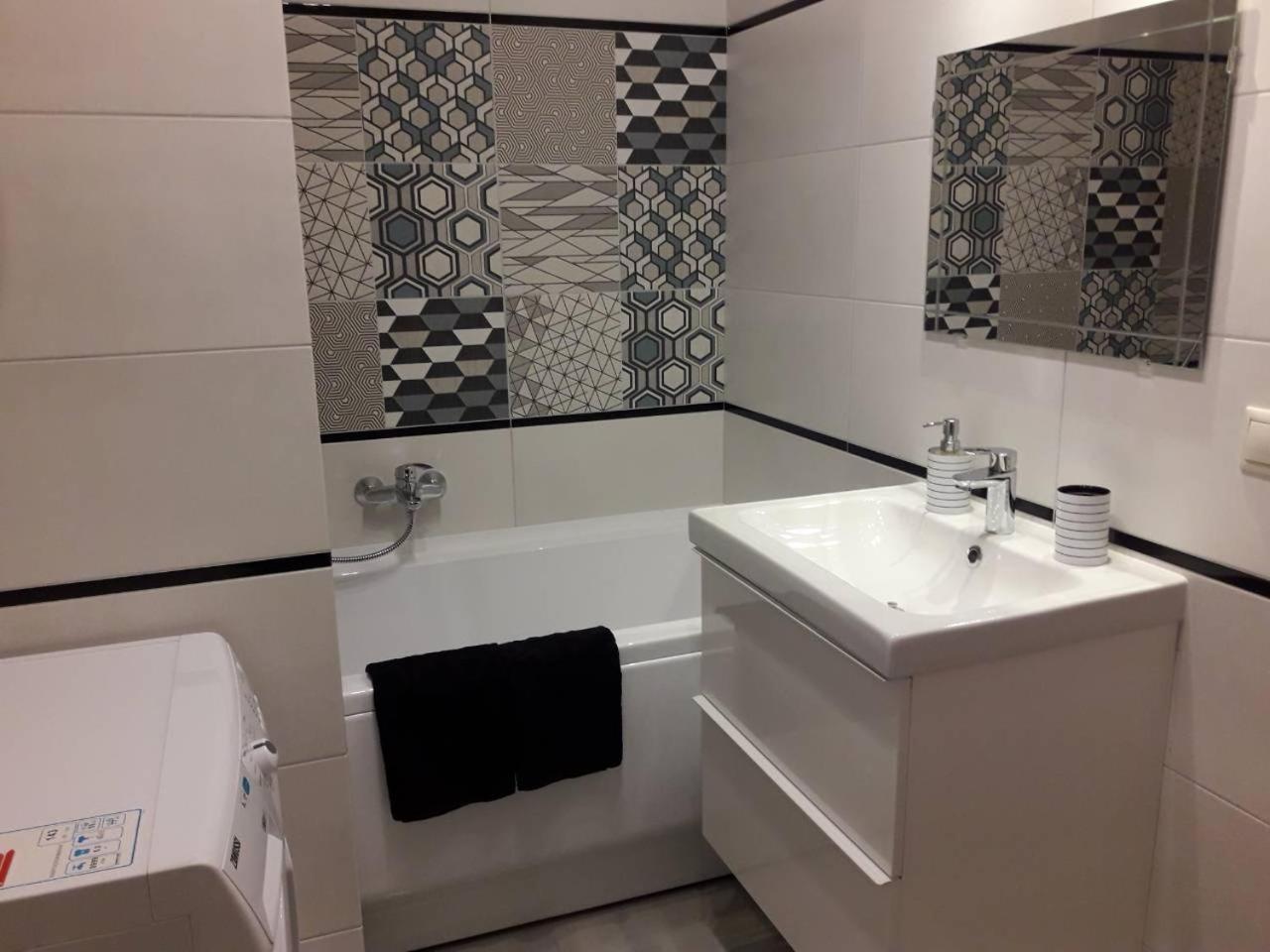 קייב Comfort Apartment On Bogdanivska Street 7B מראה חיצוני תמונה